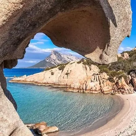 Elisart 2 Bed & Breakfast